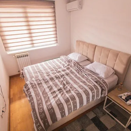 Vip - Stup Boulevard Апартаменты *